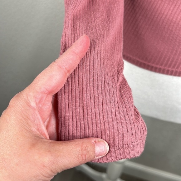 Bozzolo Mauve Ribbed Cropped Long Sleeve Crewneck Top Size Small - Picture 3 of 5